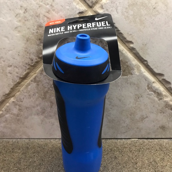 🆕 Nike HyperFuel Blue 18 oz Squeeze Water Bottle - Picture 2 of 4